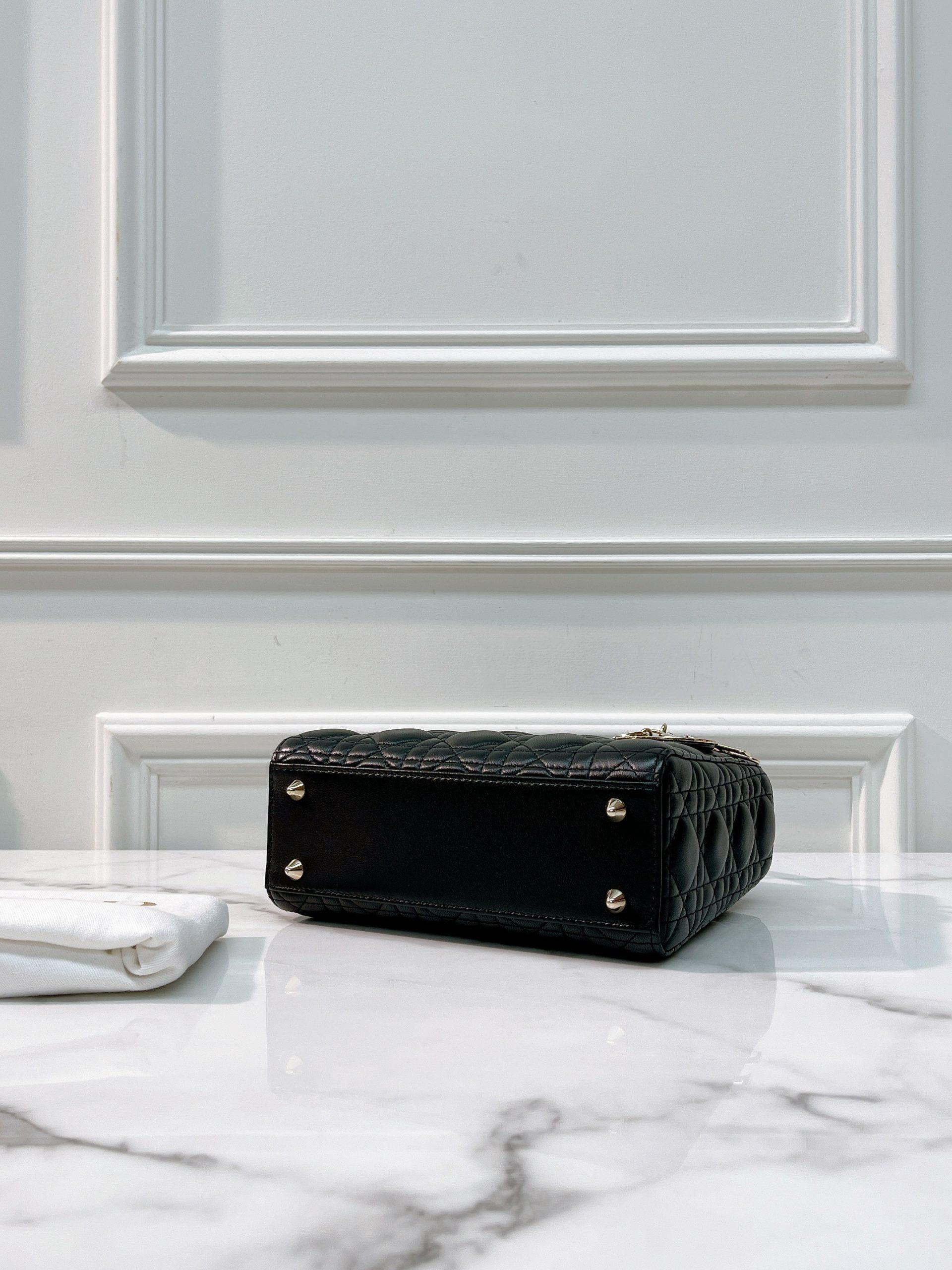 4_3Lfp1D9u5DcOAUj7Qiv5k4XKimBr02Xvl1d5QLqN